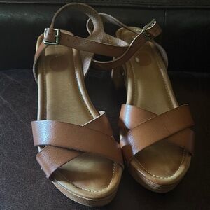 Elegant Brown Women's Sandals